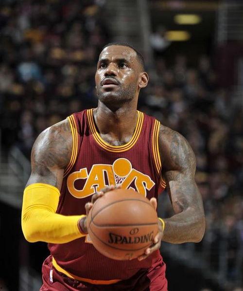 詹姆斯吃瓜图片大全集,盘点NBA巨星趣味瞬间